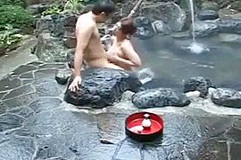 Giapponese fa la samaritana e finisce per fare un pompino. - free porn video