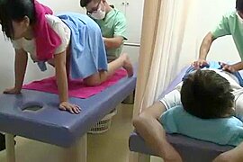 Pareja en Masaje su esposa es abusada a su lado VER Completo: http://bit.ly/2LrF6L9 - free porn video