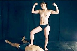 Muscle girl ends the fight and pegging loser (gachimuchi parody) - free porn video