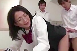 Tiet hoc ve gi&aacute o duc gioi t&iacute nh - free porn video
