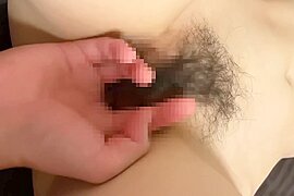 恥ずかしくて声も出せない...ド素人な色白ムッチリ彼女が寝てる間に手マンで濡らされ、ゴムハメ中出しされちゃう❤️ Japanese 日本人 素人 個人撮影 スマホ撮影 エッチ 貧乳 アダルト 美少女 - free porn video