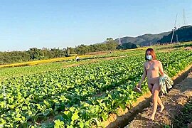 Smartphone personal shooting Something surreal ww A pervert who passes by a farmer who is working naked x an e.262 - free porn video
