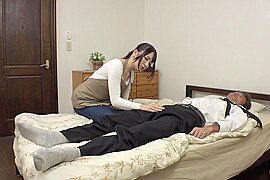 01H2323-A housekeeper who was to drink an aphrodisiac devours the cock of a customer in heat - free porn video