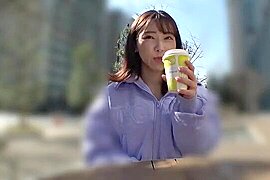 巨乳美女が逆ナンパで釣ったM男にディープキスと乳首舐め、足コキでチンポに絡みつく痴女プレイ - free porn video