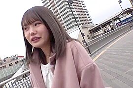 キュートな童顔ミニスカ美女が新居に感動してはしゃぎまくりパンチラしまくりで萌え～ - free porn video