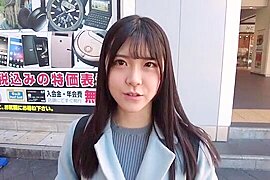 清楚な美女は亀頭ペロペロフェラして、パイパンオマンコは手マンとクンニで濡れていく - free porn video