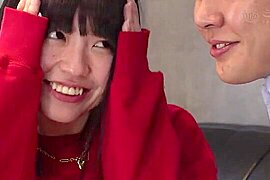 キュートな笑顔の黒髪清純派美女がキスとフェラのラブラブエッチ - free porn video