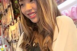 ドMの美脚美女が路地裏でパンティに電マ入れられ野外放置プレイ - free porn video