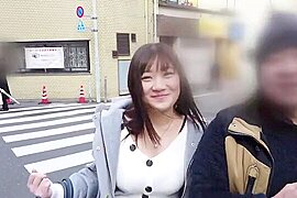 Kカップ巨乳巫女が変態おじさんに巨乳揉みしだかれて熱いキス - free porn video