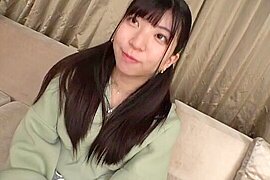 無邪気な色気とキュートなハニカミ笑顔の童顔美女に乳首愛撫 - free porn video